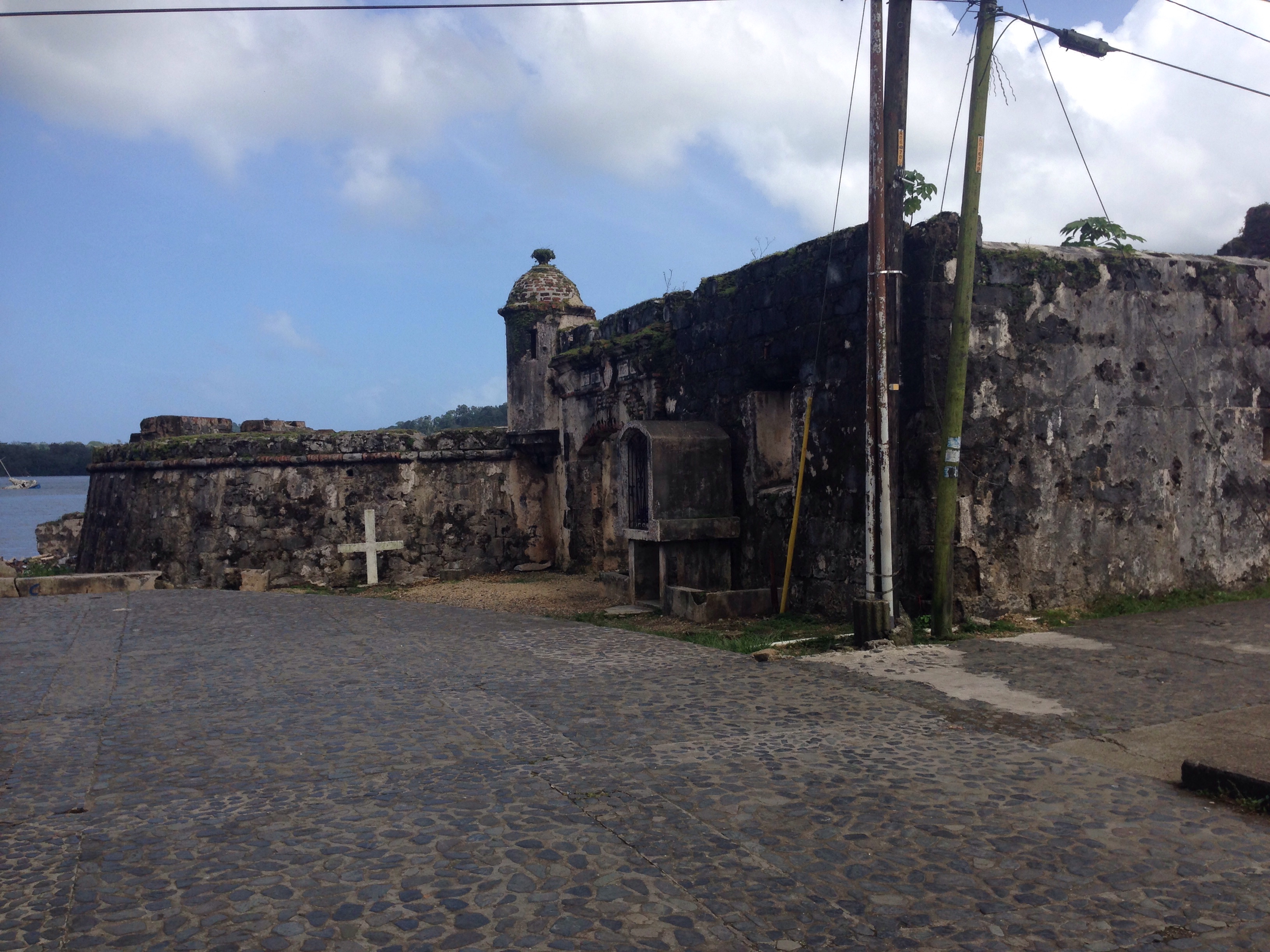 View of Fort San Lorenzo approaching from the street.