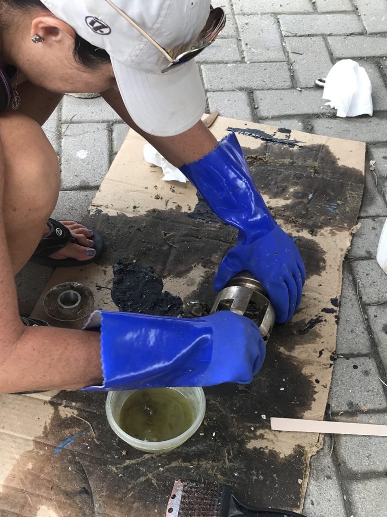 Cleaning props with muradic acid